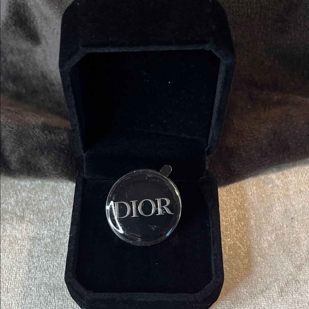 Dior Parfums Dior Silver Tone Pin 1 Brand New Dior Parfums Dior Silver Tone Pin 1 Brand New